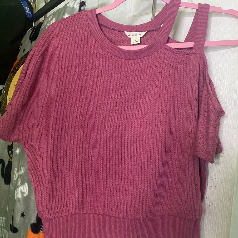Aeropostale shoulder shirt